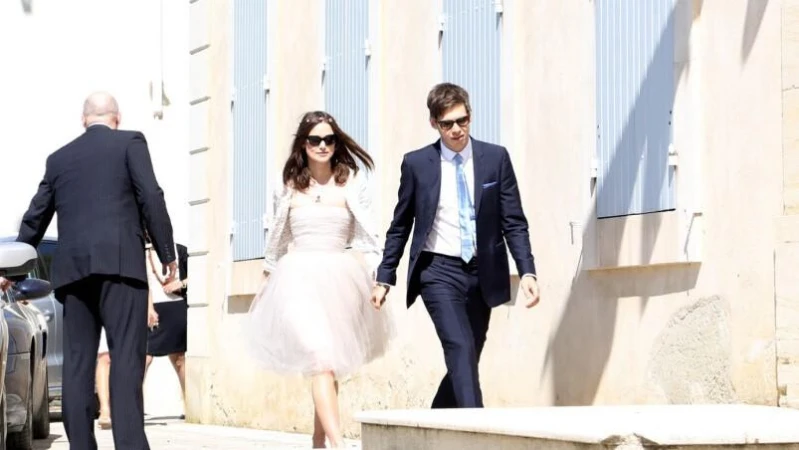 綺拉奈特莉Keira Knightley 結婚了！Recycle舊禮服+香奈兒南法浪漫成婚？ 