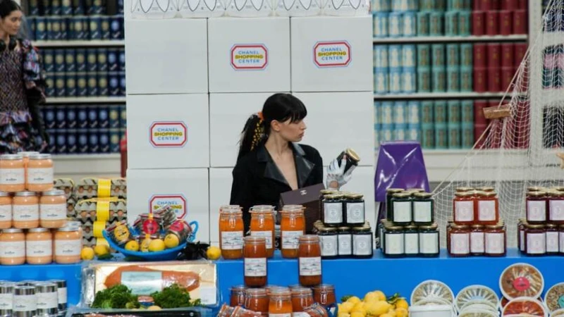  【2014巴黎時裝週】時尚菜市場香奈兒Chanel秋冬系列俏皮登場