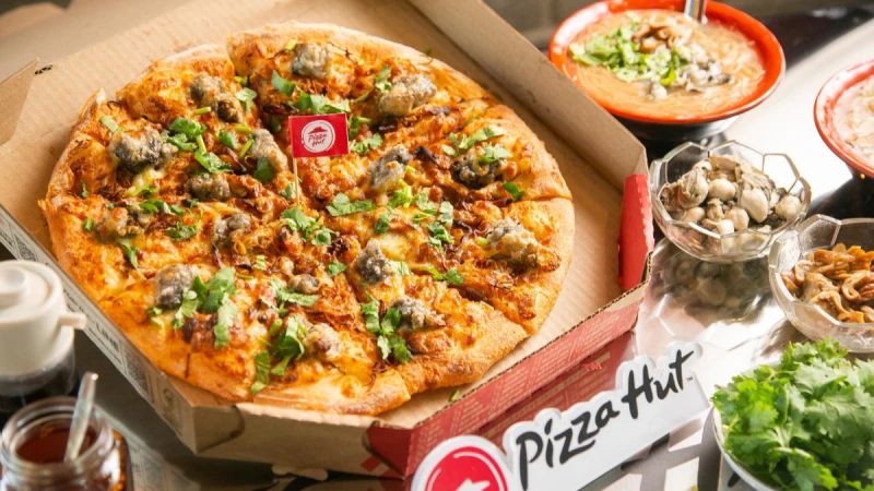 香菜控準備開吃！必勝客超狂推出「香菜大腸蚵仔麵線比薩」