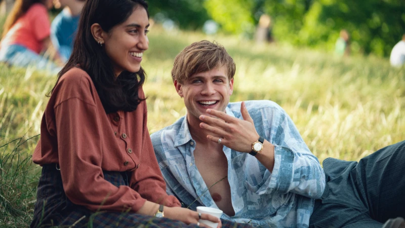 Netflix《真愛挑日子》影集版劇照曝光!男女主角演員是誰?上線時間