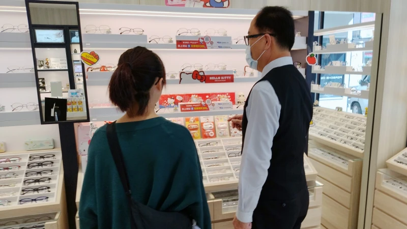 收藏聯名鏡框成風潮 HELLO KITTY粉絲：可愛爆擊收藏慾無法擋