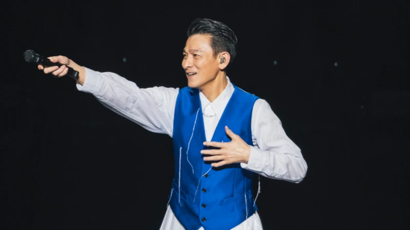劉德華演唱會暌違11年嗨翻小巨蛋!和粉絲約定:「你們要愛我一萬年,未來的時間你必須要對我好。」
