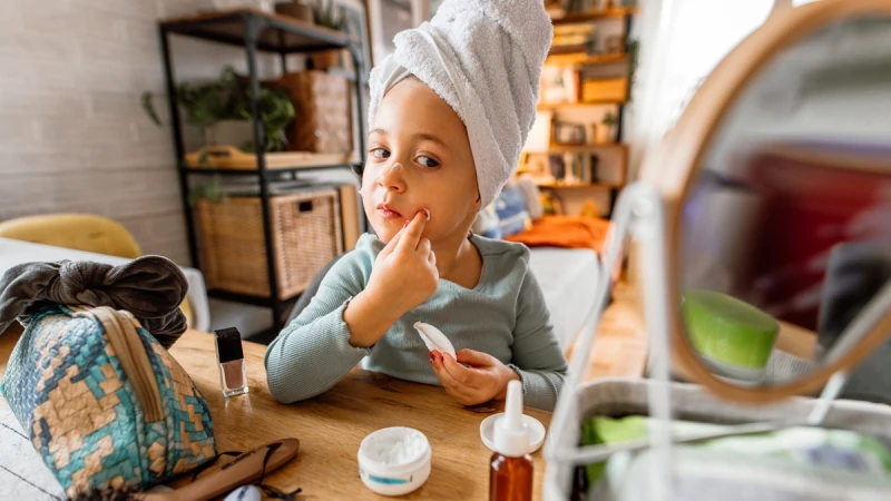 【美力觀點】小心「化妝品迷戀症」！當社群上的美容短影音正席捲青少年世界