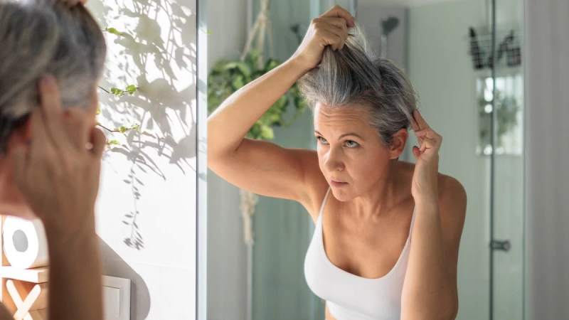 染髮過度易患癌?每次染黑間隔要多久?醫師表示「這樣做」白髮染黑不傷身