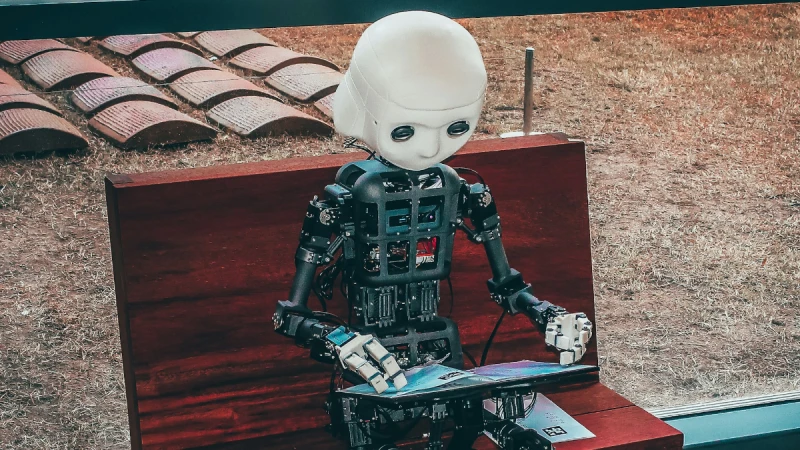 GPT-5是什麼？4種角色可選、減少諂媚語氣、推理寫作更強大！GPT-5可以但前代ChatGPT做不到的8件事