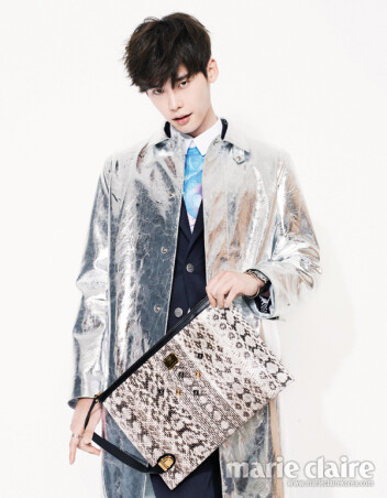 李鍾碩最近為品牌MCM代言2014年的春夏包款，拍攝了一系列的時尚照。