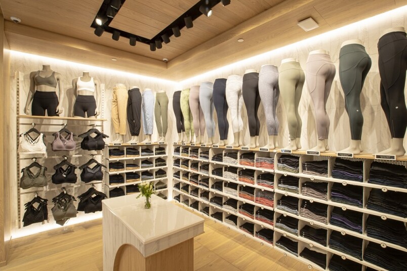 瑜珈迷必逛 Lululemon全新開幕台北101概念店 獨家開賣施華洛世奇水晶瑜珈褲限量15件 Marie Claire 美麗佳人