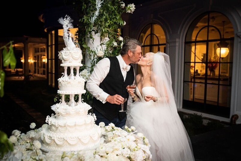 51歲關史蒂芬妮結婚了!甜嫁鄉村歌手布雷克雪爾頓,低胸絕美婚紗照辣度破表